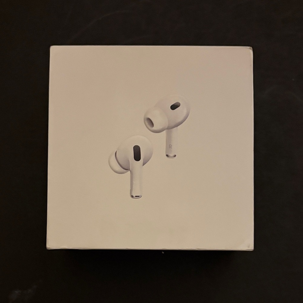 Apple AirPods Pro with MagSafe Charging Case